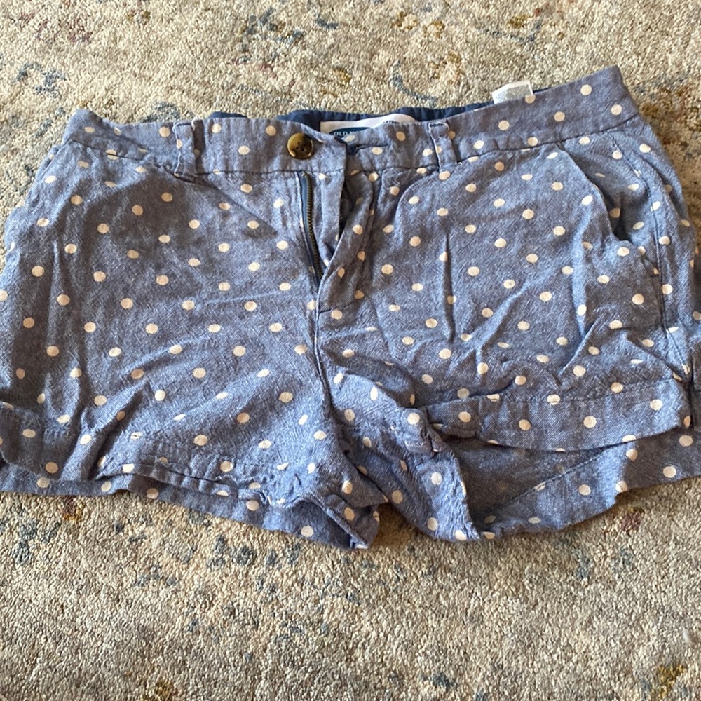 Mid rise polka dot shorts